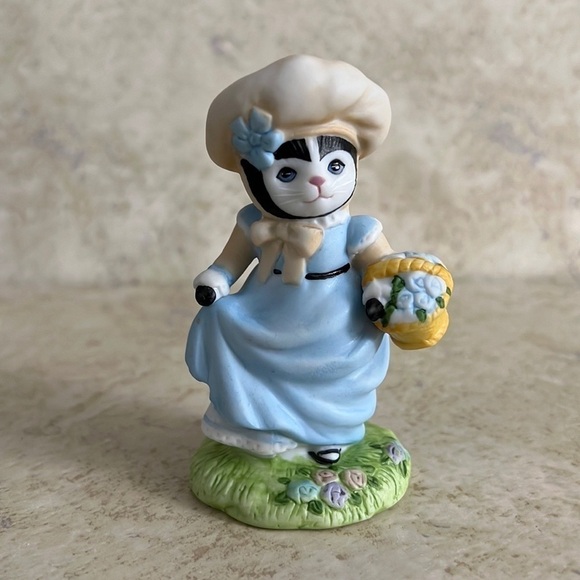 Kitty Cucumber Ellie Picking posies 1992 - Picture 6 of 6